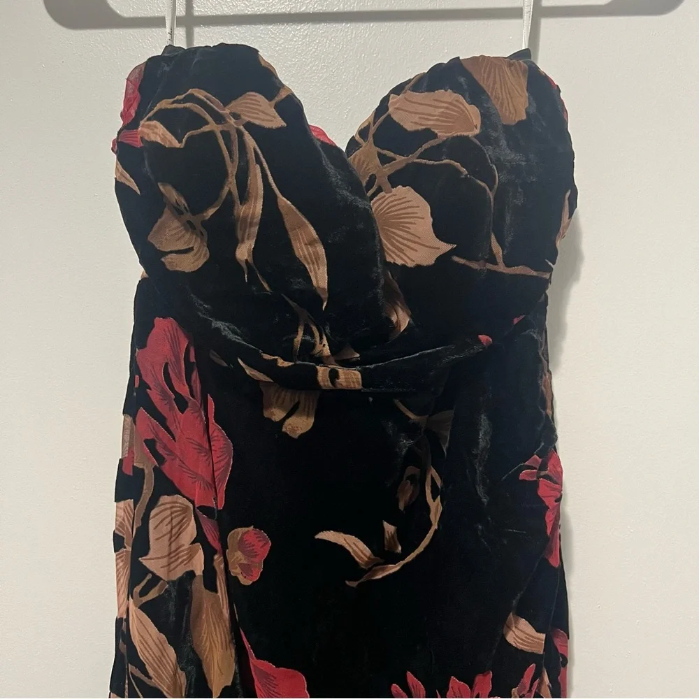 Black Floral Velvet Strapless Dress - Picture 5 of 7